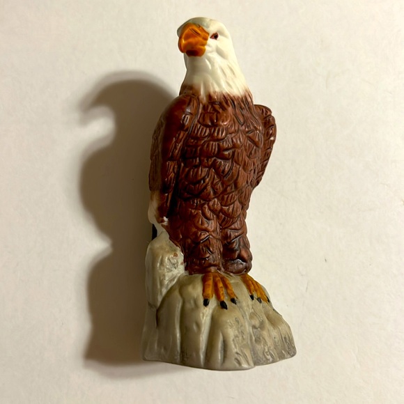 Other - Vintage Brown and White American Eagle 🦅 Figurine. NWOT